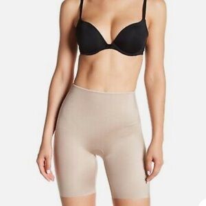 SPANX Slimplicity Mid-Thigh Shaper Shorts medium